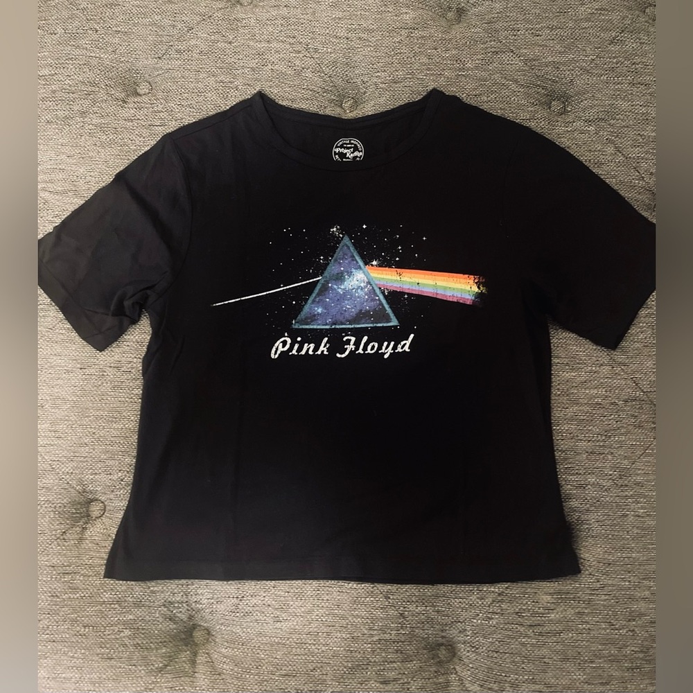 🌵🌈NWOT Recycled Karma Pink Floyd Prism Graphic Band Tee🖤